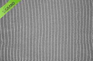 Plasa transparenta anti-grindina de 40 GSM protejeaza plantele